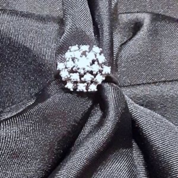 Solid 18K White Gold Diamond Cluster Ring Sz 7 - Picture 4 of 8